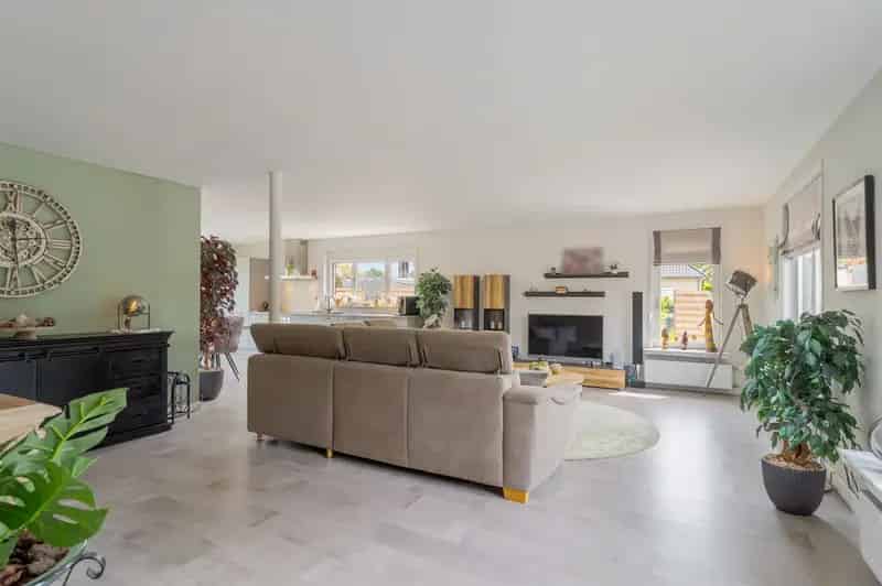 Prachtige instapklare woning met 4 slaapkamers op rustige locatie