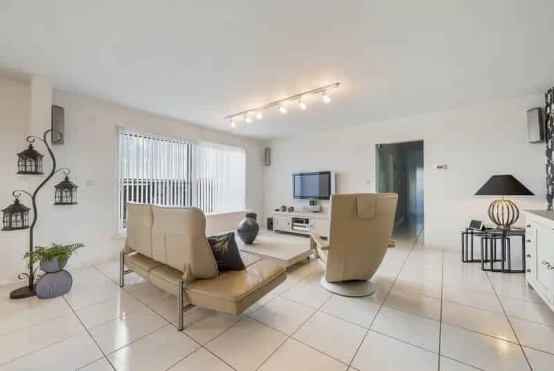 Ruim Dakappartement te Koop met Twee Terrassen van 70m²
