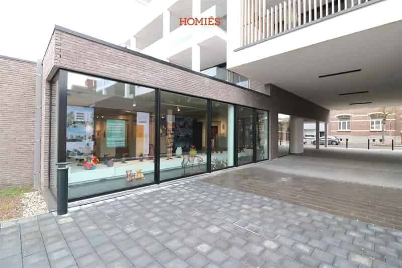 Optimaal gelegen winkel-of kantoorruimte te Scherpenheuvel