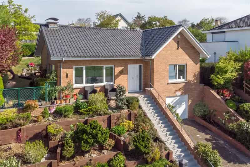 Gerenoveerde Bungalow te Koop - Rustige Residentiële Wijk