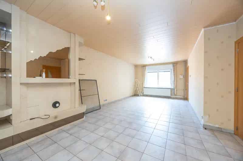 Huis te koop Leeuwerikkenstraat: Instapklare woning met 3 slaapkamers en garage