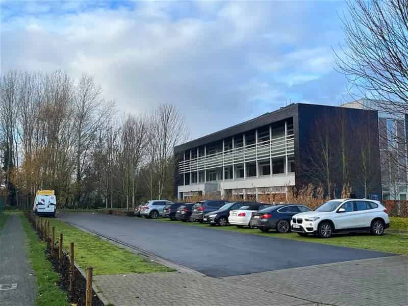 Kantoren te huur in ecologisch logistiek gebouw