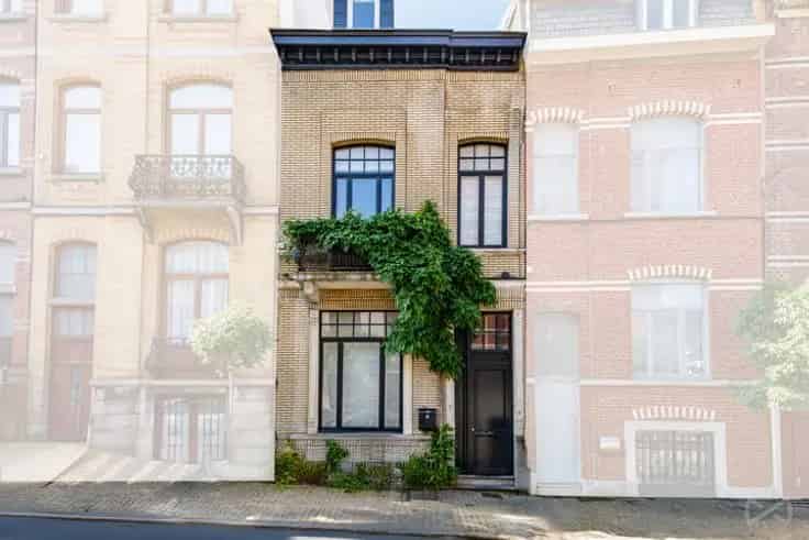 Huis Te Koop Ukkel 4 slaapkamers Kantoren Gerenoveerd