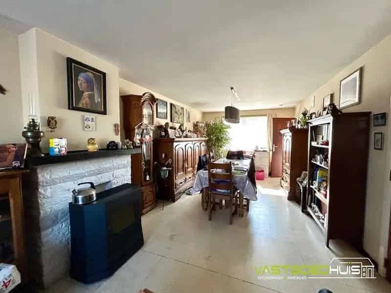 Moderne gezinswoning met 3 slaapkamers en garage