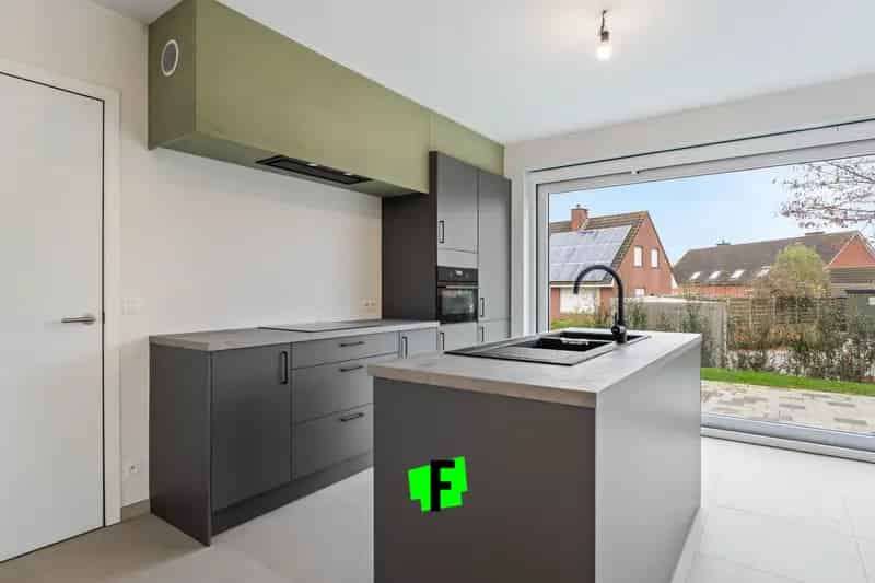 Nieuwbouwwoning met 3 slaapkamers, staanplaats in Westouter