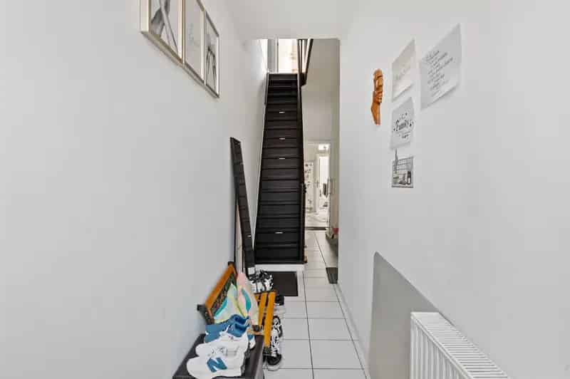 Instapklare woning met 4 slaapkamers nabij hartje Merksem!
