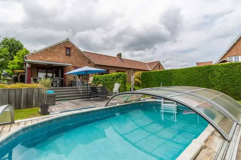GELIJKVLOERSVILLA MET 3 SLP, GARAGE & ZWEMBAD !