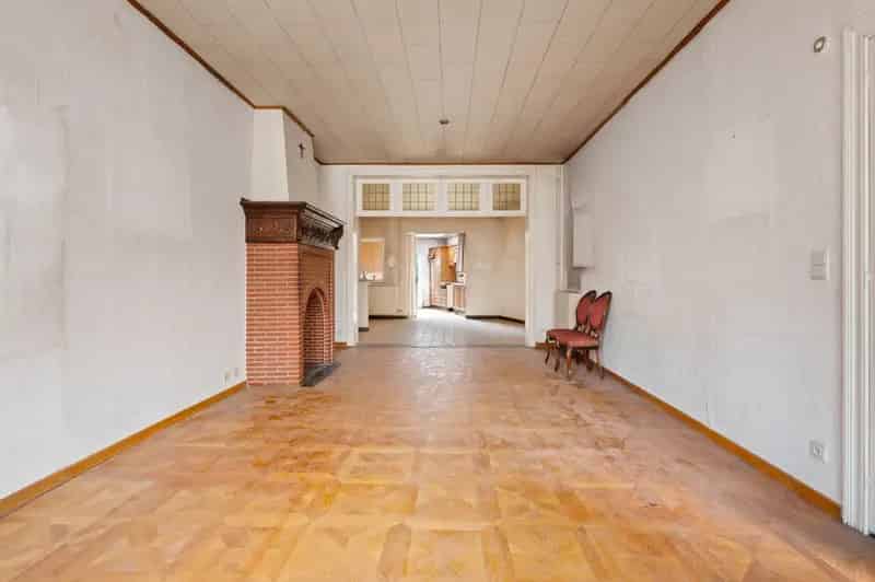 Te renoveren woning met 3 slaapkamers en tuin in centrum Lier