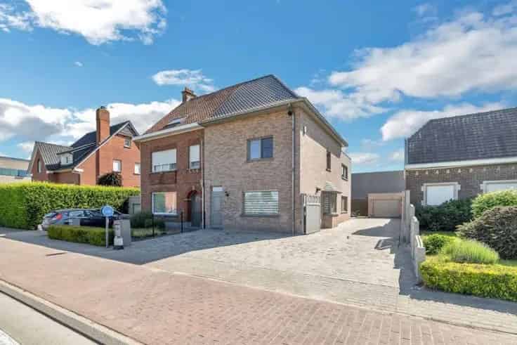 Huis Te Koop Waregem: Instapklare Gezinswoning met 4 slaapkamers