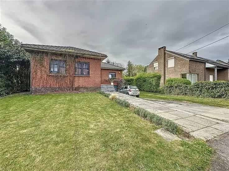 Bungalow te Koop: Gelijkvloers, 3 slaapkamers, Zwembad, Rustige Wijk