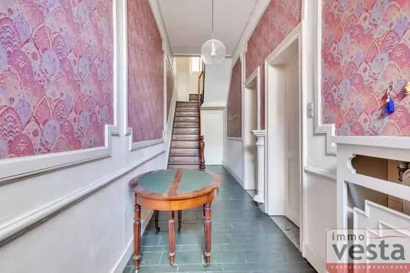 Statige herenwoning aan de stadsrand