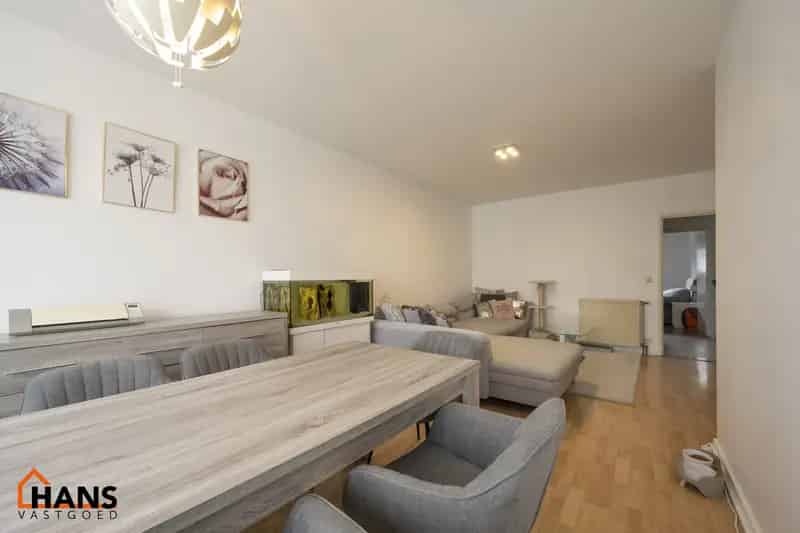 Gelijkvloersappartement te huur met tuin en garagebox