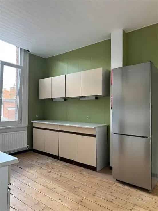 Opbrengsteigendom Berchem: Wassalon & 5-Slaapkamerwoning