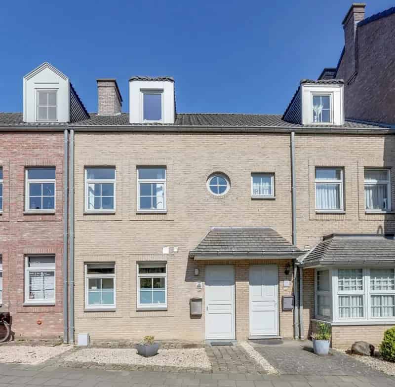 Toffe woning op aan de rand van de stad.