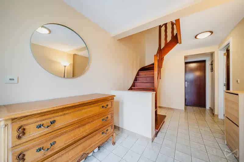 Huis met vier slaapkamers in Braine-l'Alleud