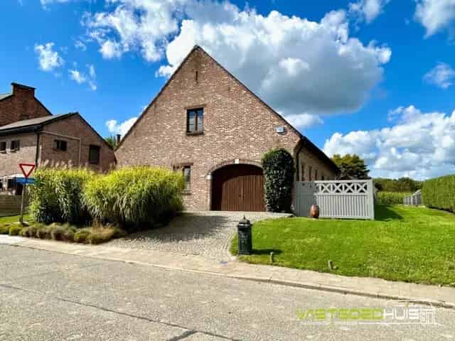 Villa te koop in Roosdaal