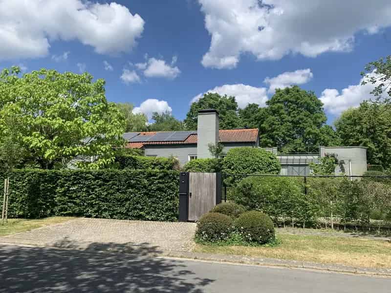 Huis te huur: 4 slaapkamers, zwembad, grote tuin