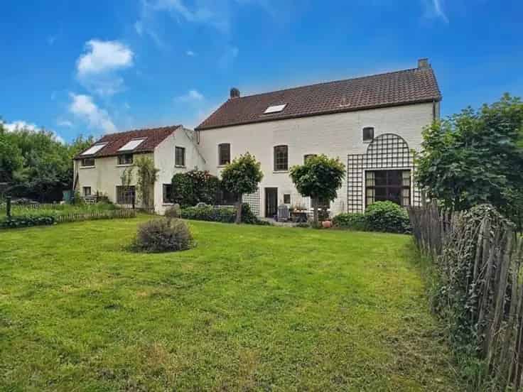 Huis Te Koop Lasne Charmante Maison a Renover 5 Chambres