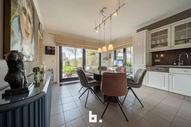Subliem onderhouden villa met magnifiek aangelegde tuin