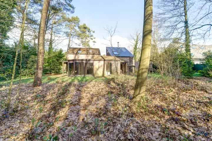 Uitzonderlijke laagbouwvilla in groene oase te Zoersel