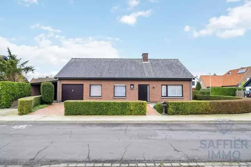 Te Koop: Ruime woning in rustige wijk in Hulste 🏡