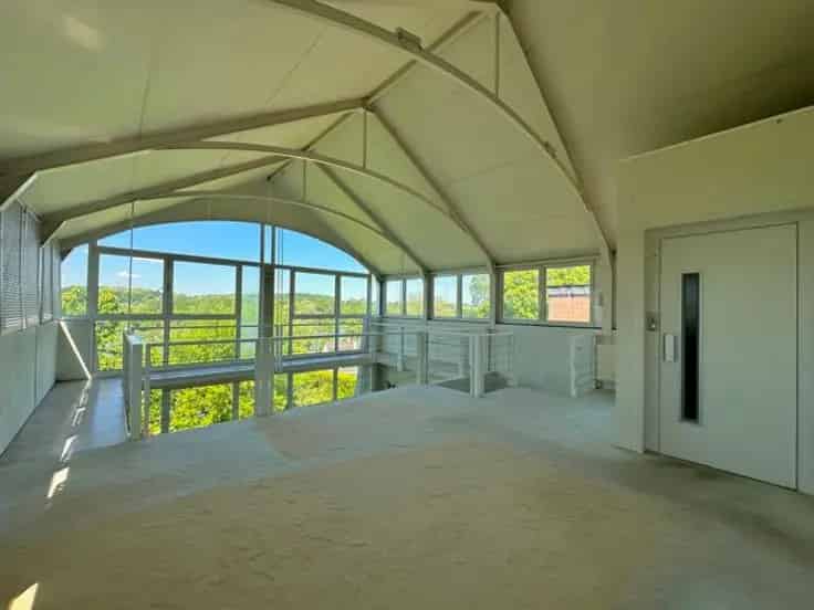 Huis Te Koop: Villa Architecturale 380m² - 3 slaapkamers - Garage