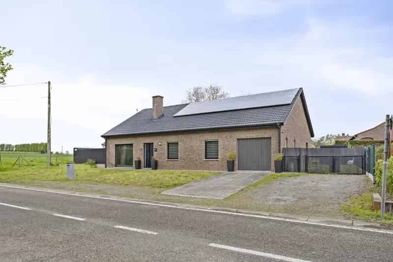 Landelijk wonen met zicht op groen: instapklare bungalow.