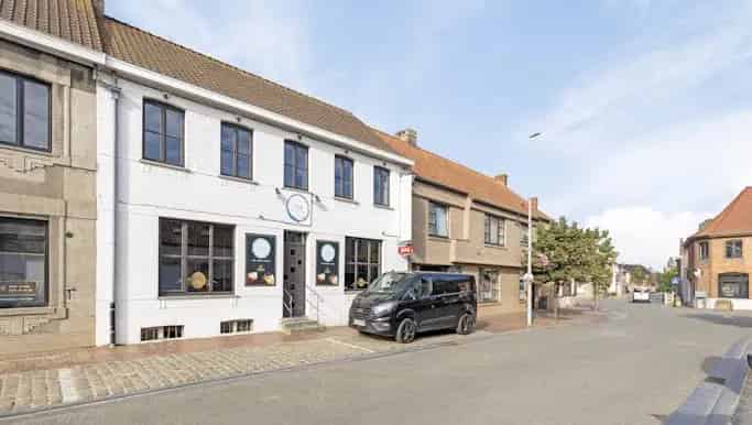 Handelspand met woonst te koop in Werkenplein 5, Werken - Dewaele