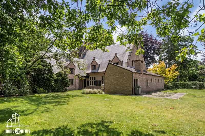 Ruime villa in residentiele wijk