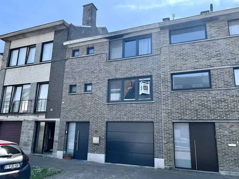 Instapklare Bel-étage woning met 3 slaapkamers, garage en tuin