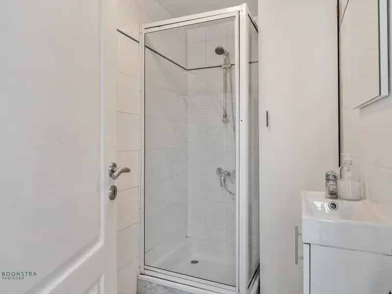 Handelgelijkvloers met Duplex Appartement te Mechelen