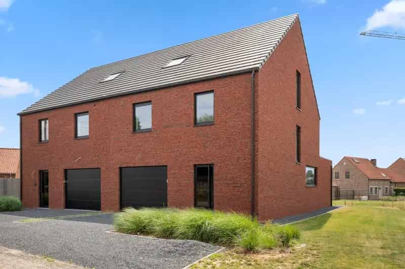 Nieuwbouw halfopen bebouwing (EPC A) met tuin, terras en garage