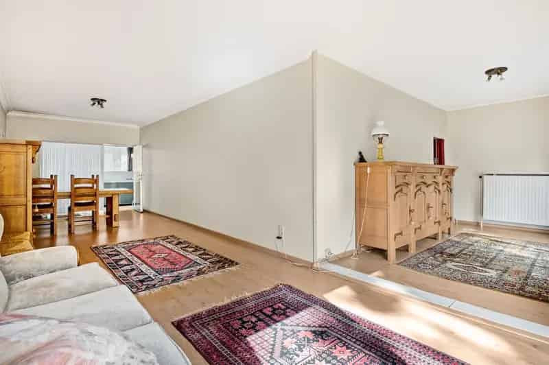 Te renoveren woning op industriële bestemming op 1.243 m² perceel