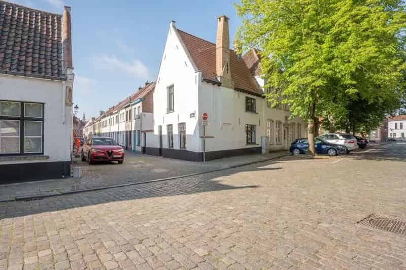 Charmante woning met drie slaapkamers in centrum Brugge!