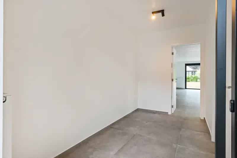 Halfopen nieuwbouwwoning met 4 à 5 SLPKS en grote tuin in Kapellen!
