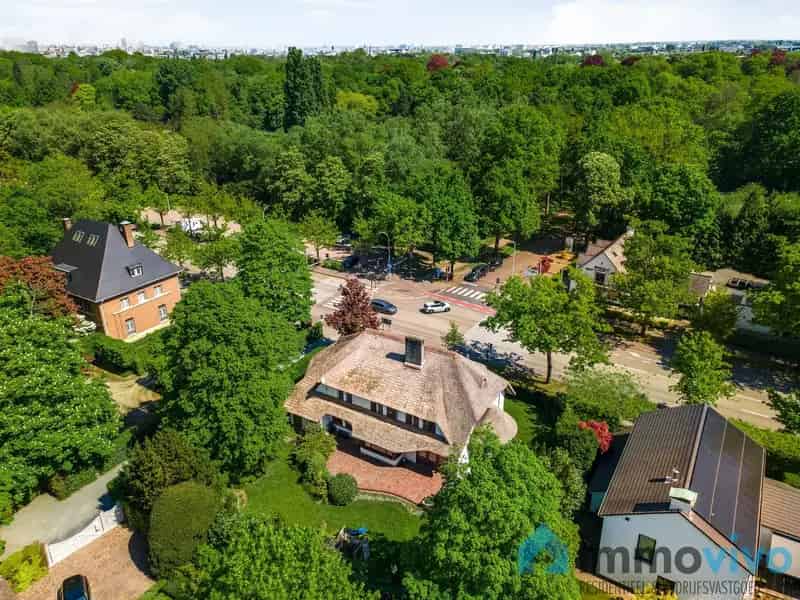 Karaktervolle rietgedekte villa op 1.120 m² met 5 slaapkamers en badkamers (475 m² bewoonbaar!)