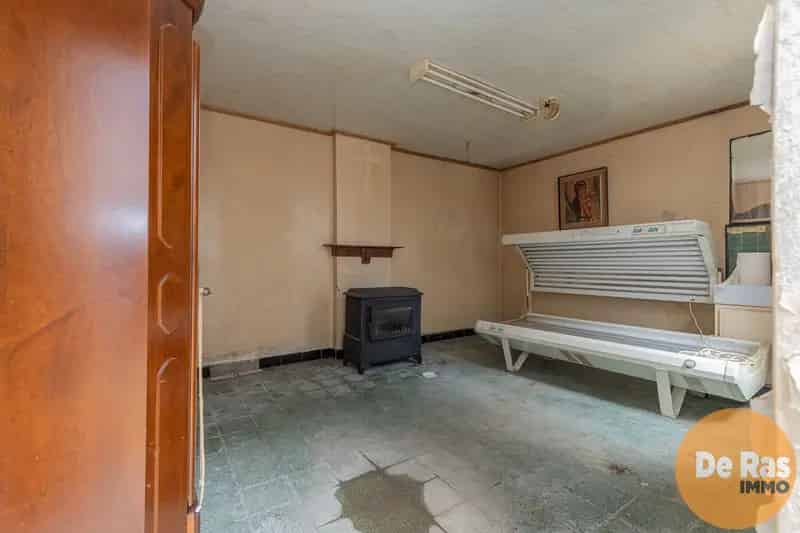 ERPE-MERE: Te renoveren woning met 3 slaapkamers