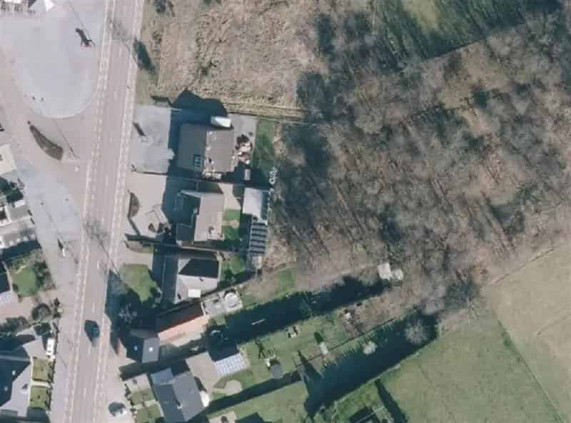 Grond van 11a 75ca in een rustige en groene omgeving.