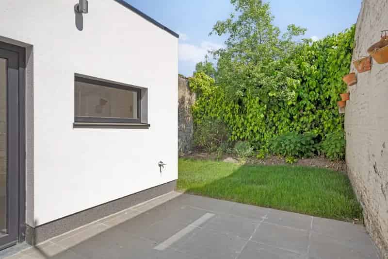 Huis te huur: Gerenoveerde 4-slaapkamer woning met tuin en bureau