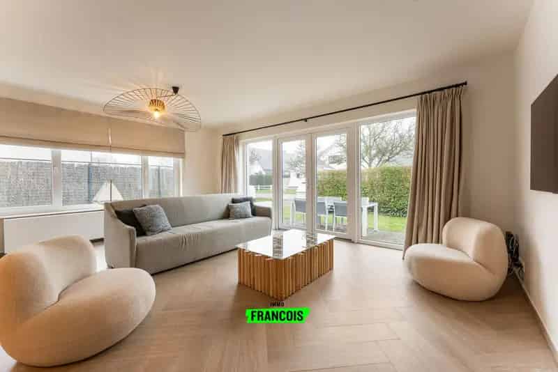 Luxueus gerenoveerde en uiterst ruime woning in rustige villawijk in De Haan