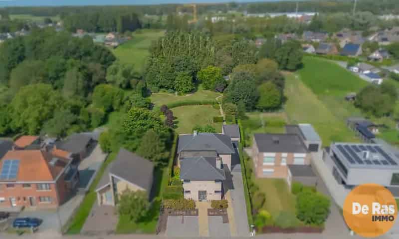 GIJZEGEM - Ruime woning met polyvalente ruimte