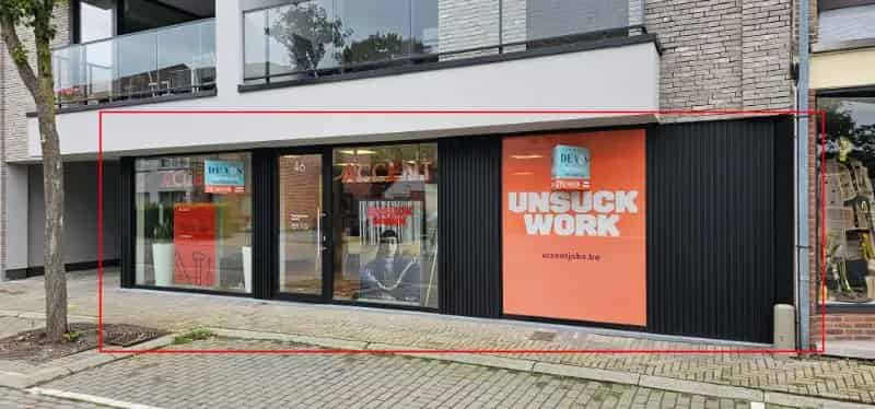 Nieuwbouw handelsruimte te huur in het centrum van Evergem
