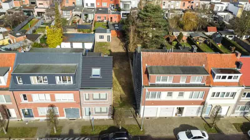 Strategisch gelegen bouwgrond nabij centrum Schoten