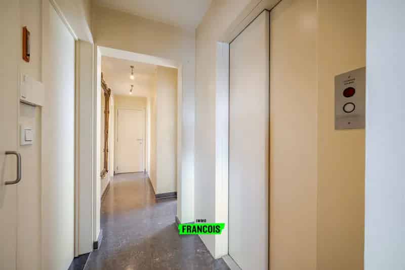Uniek Penthouse op een topligging in Torhout te koop!