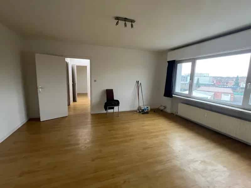 Centraal gelegen appartement met 2 slaapkamers en garage te Loppem