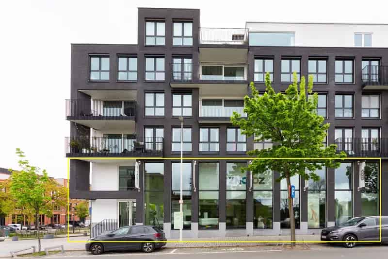 handelsruimte ca 368 m² op zichtlocatie aan Park Spoor Noord