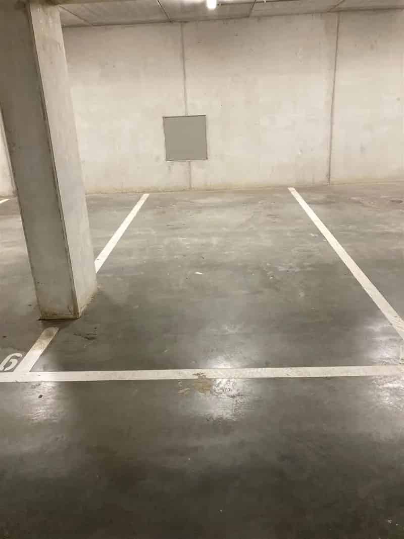 Ondergrondse autostaanplaats (nr7) gunstig gelegen te Lille nabij op- en afrit  E34.
