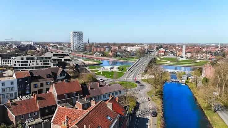 Huis Te Koop Kortrijk: Ruime woning met karakter