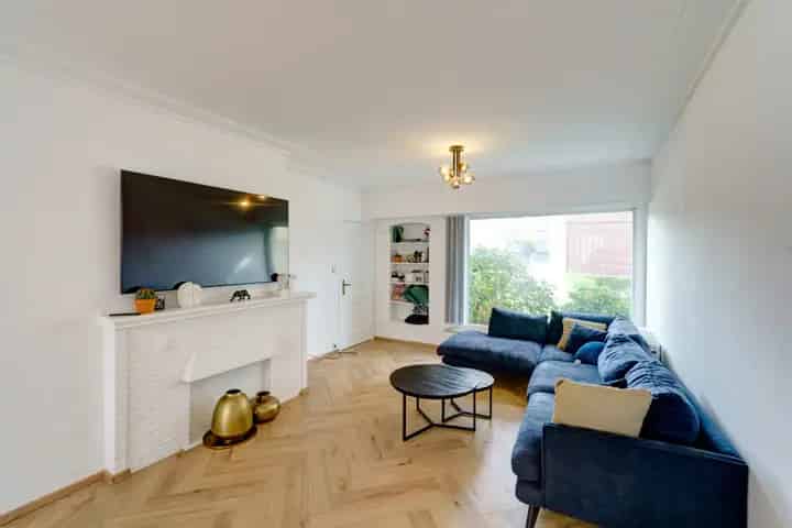 Halfopen woning met 3 SLK en tuin te Niel