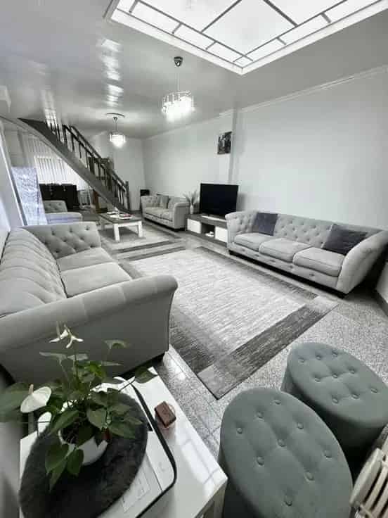 Huis Te Koop Sint-Amandsberg: 3 Slaapkamers, Vernieuwde Keuken